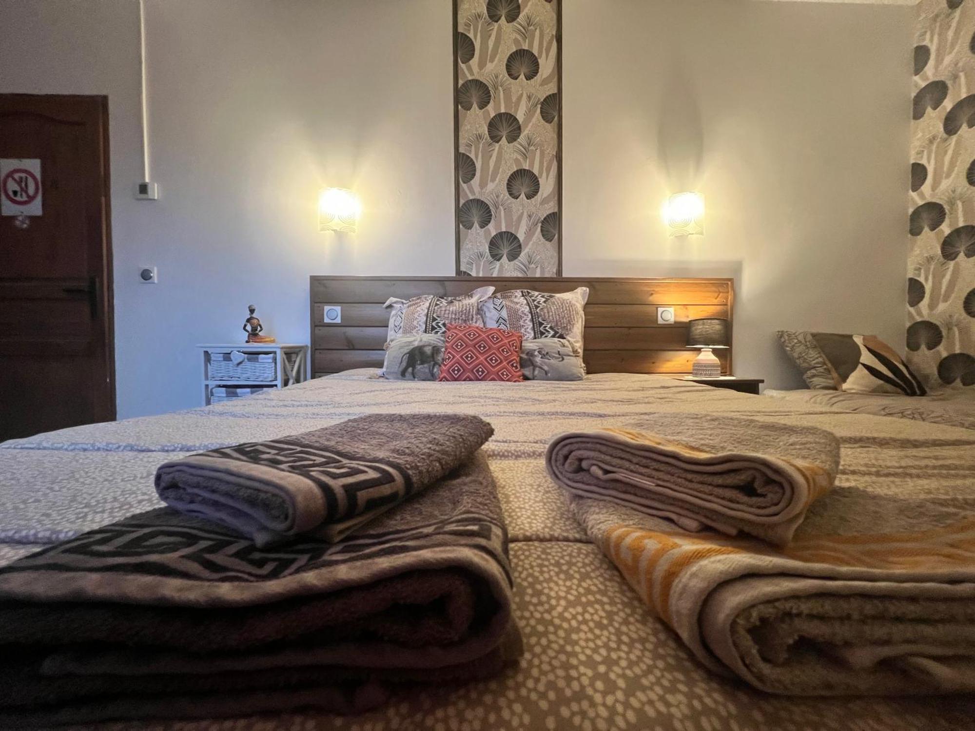Chambres D'Hotes Le Saint Victor - Provence, Vaucluse Pernes-les-Fontaines Buitenkant foto