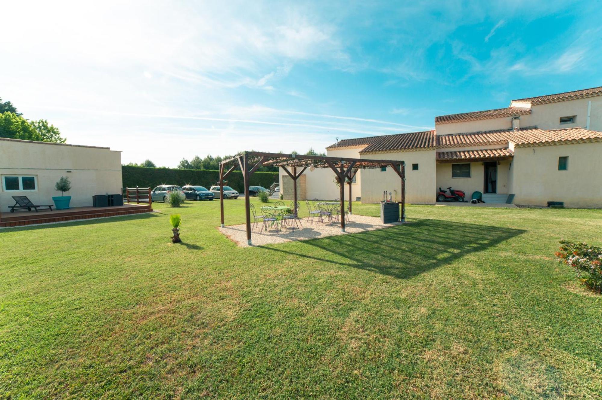 Chambres D'Hotes Le Saint Victor - Provence, Vaucluse Pernes-les-Fontaines Buitenkant foto